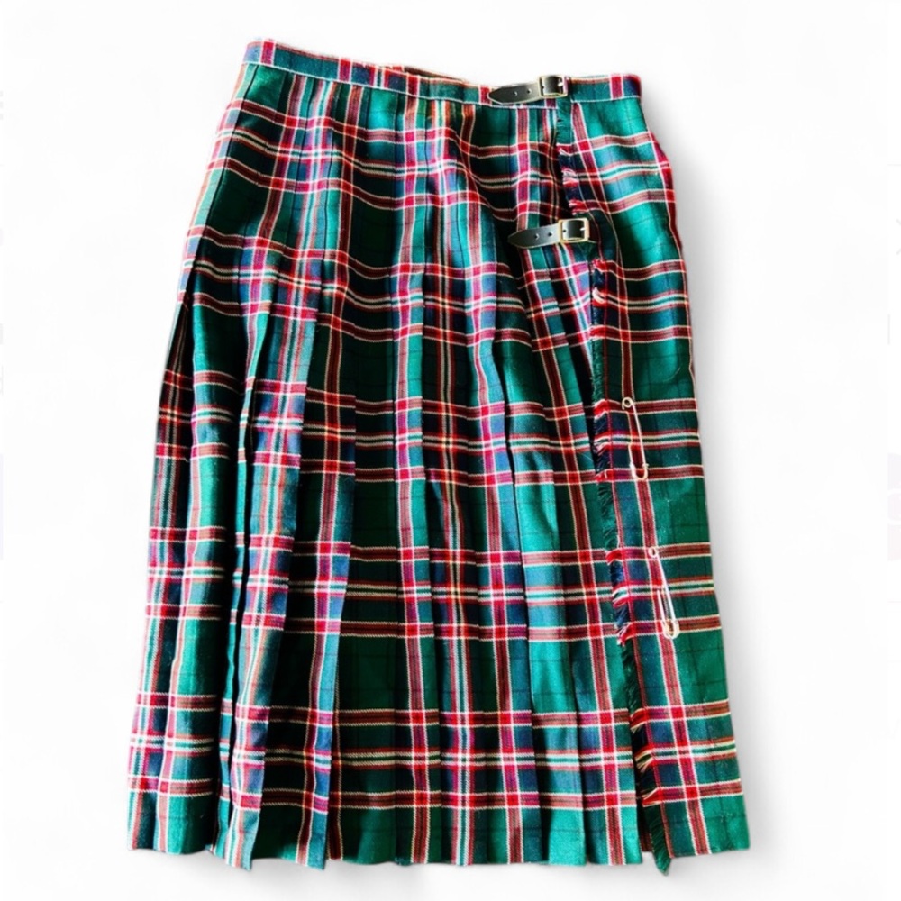 Vintage 80’s Made by renowned Hector Russell made in Scotland/ 100% Wool
